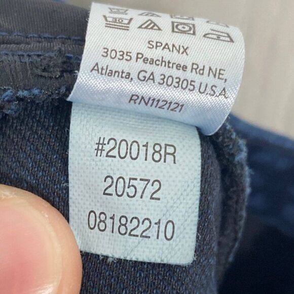 Spanx | Jean-Ish Legging In Denim Leopard Medium - Picture 8 of 8